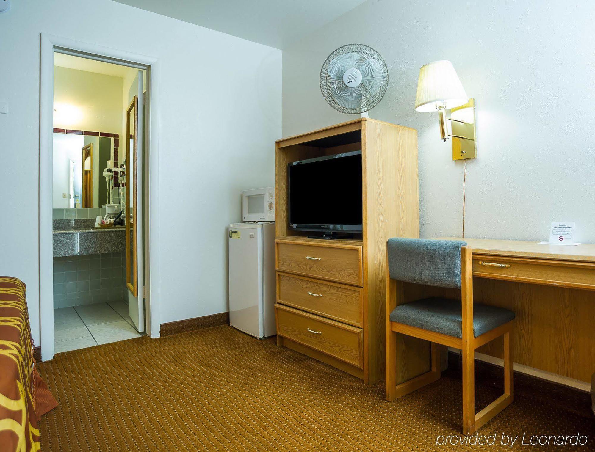 American Inn Of Liberal Ngoại thất bức ảnh